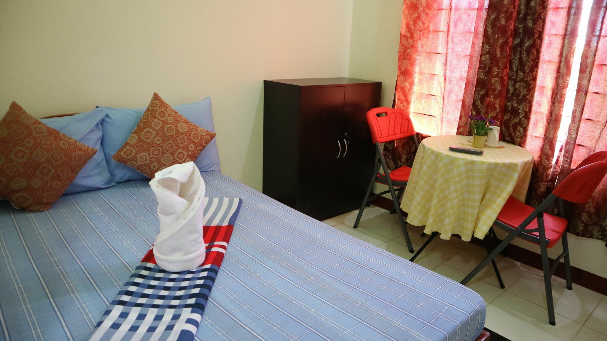 C Tower Studio Apartments Puerto Princesa Luaran gambar