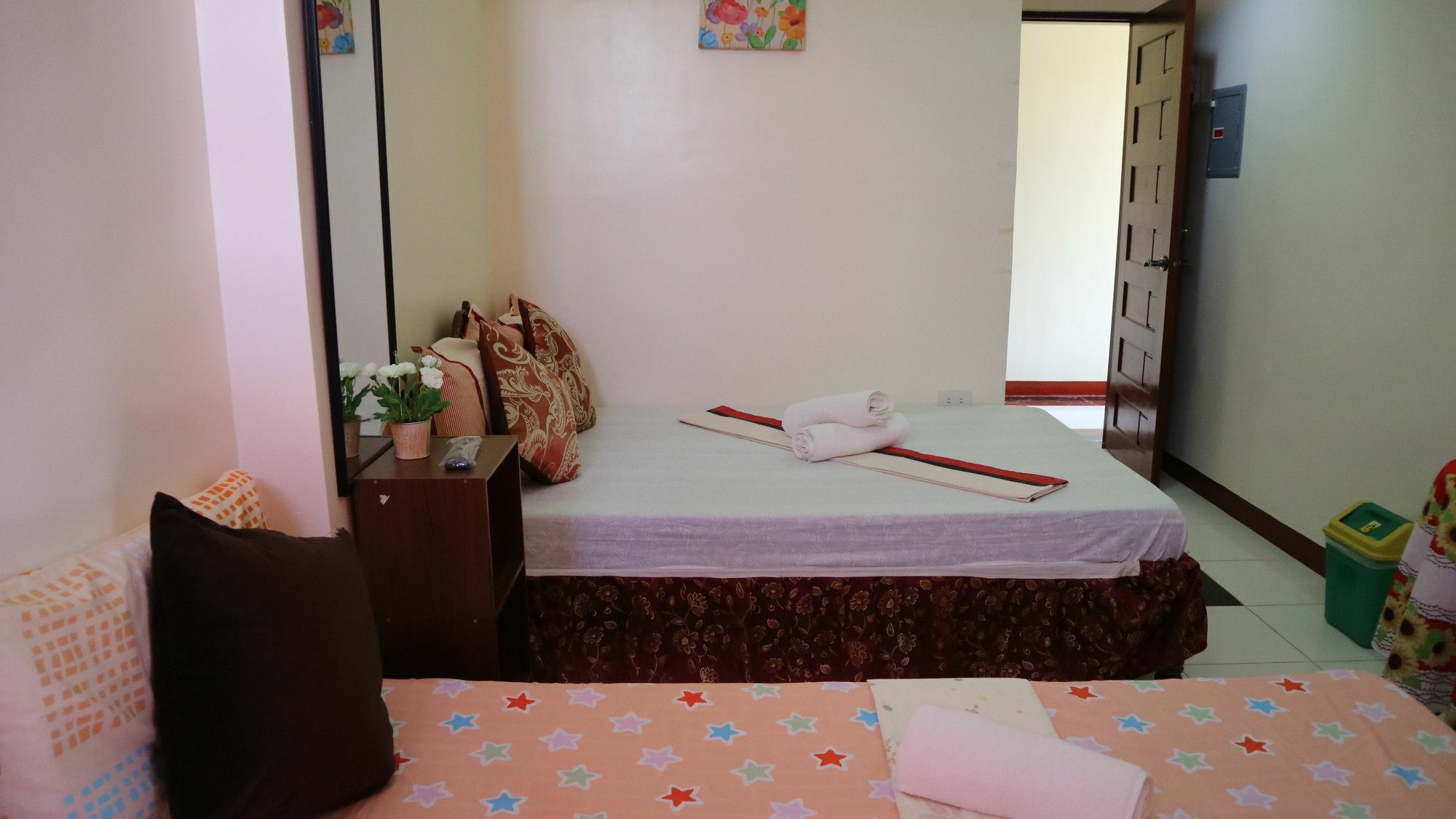 C Tower Studio Apartments Puerto Princesa Luaran gambar